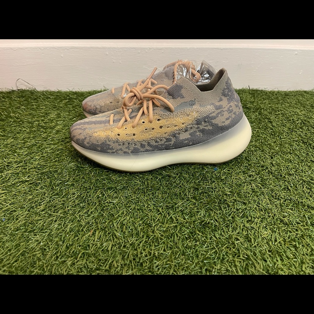 Addidas Yeezy 380 Mist - Picture 4 of 8